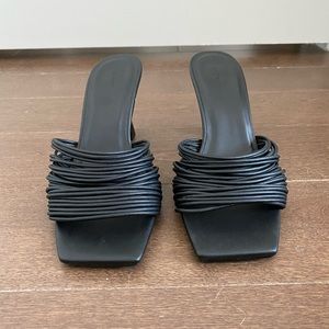 Oak + Fort Black Sandals